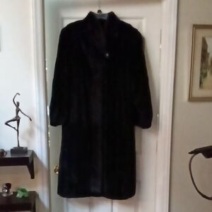 Elegant Black 1980's Fuax Fur Coat